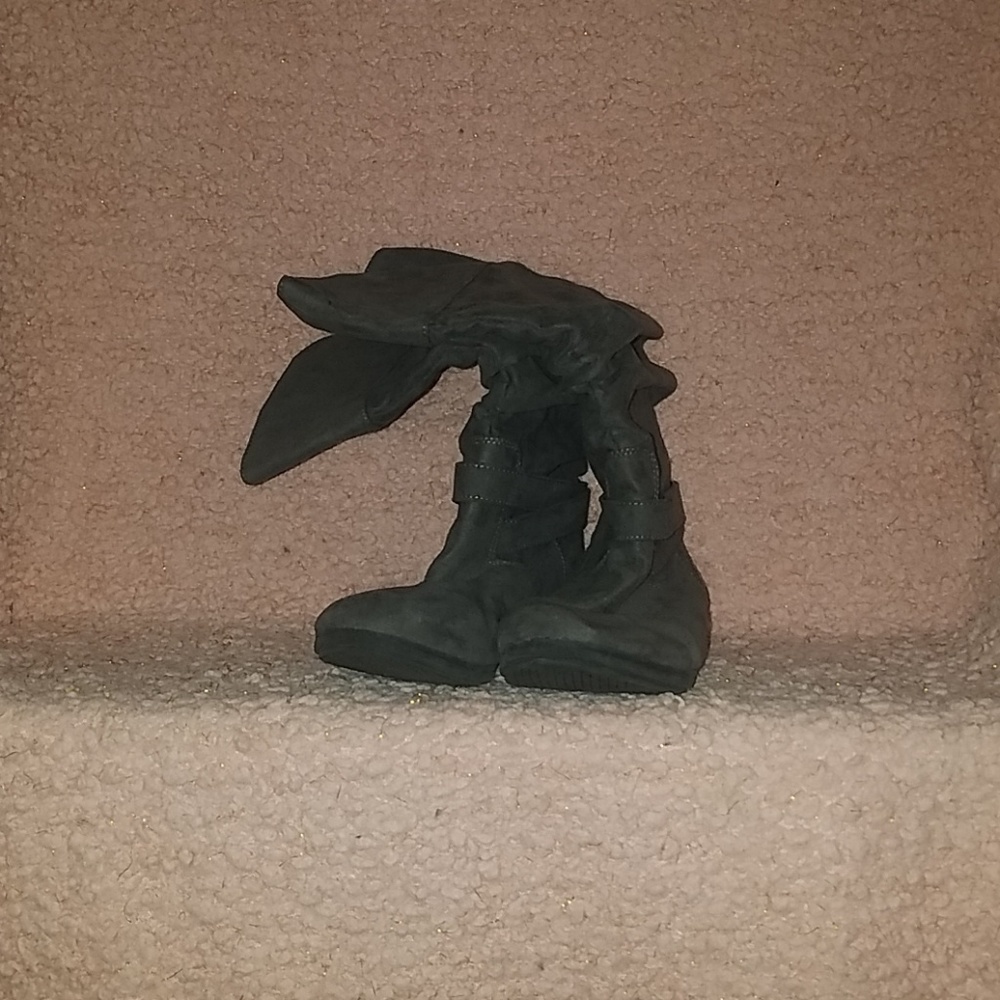 Grey boots